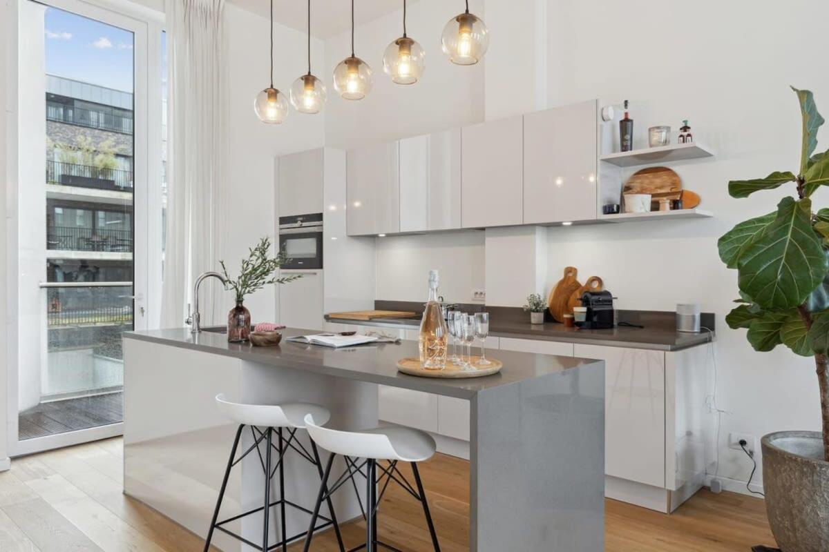 Bright Waterfront Apartment Amberes Exterior foto